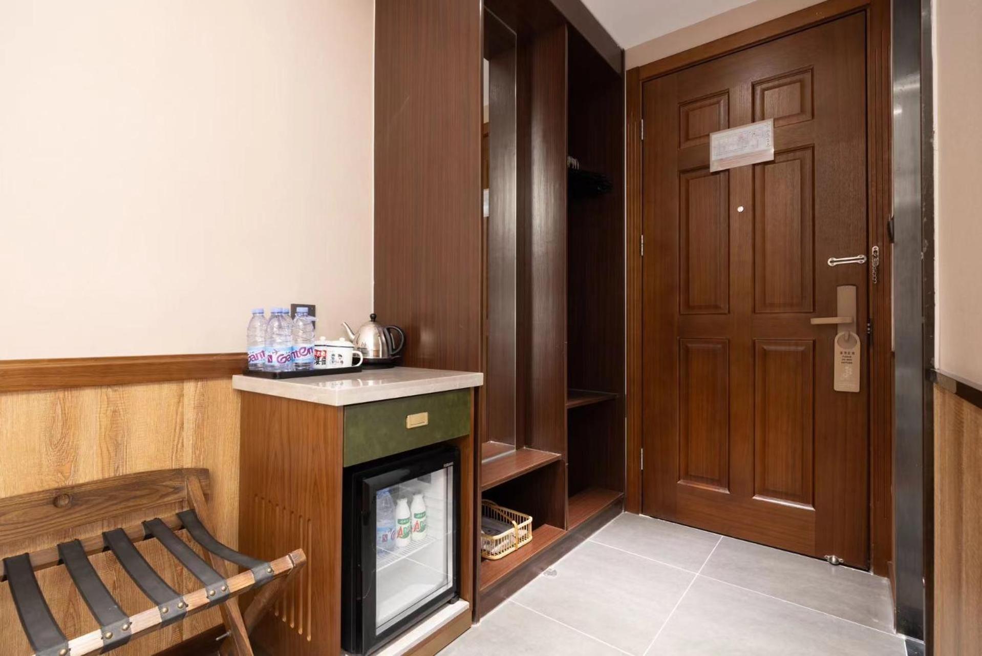 Nost Algia Hotel Near Beijing Panjiayuan Antique Market- Beijing Happy Valley, Cbd, China Zun And Sanlitun, Tian'Anmen Square, Free Ice Cream, Mineral Water, Coffee, Snacks And Laundry Service, Free Gymnastic, English Communication Well Exteriér fotografie