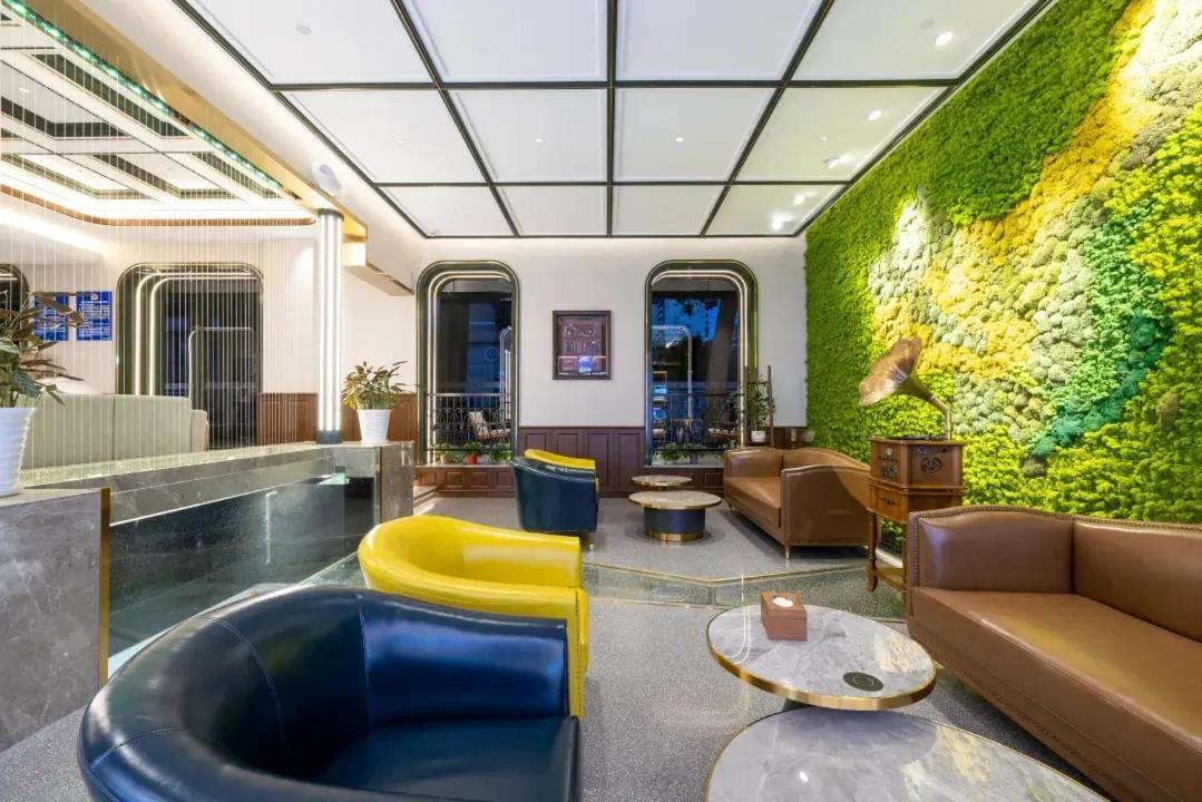 Nost Algia Hotel Near Beijing Panjiayuan Antique Market- Beijing Happy Valley, Cbd, China Zun And Sanlitun, Tian'Anmen Square, Free Ice Cream, Mineral Water, Coffee, Snacks And Laundry Service, Free Gymnastic, English Communication Well Exteriér fotografie