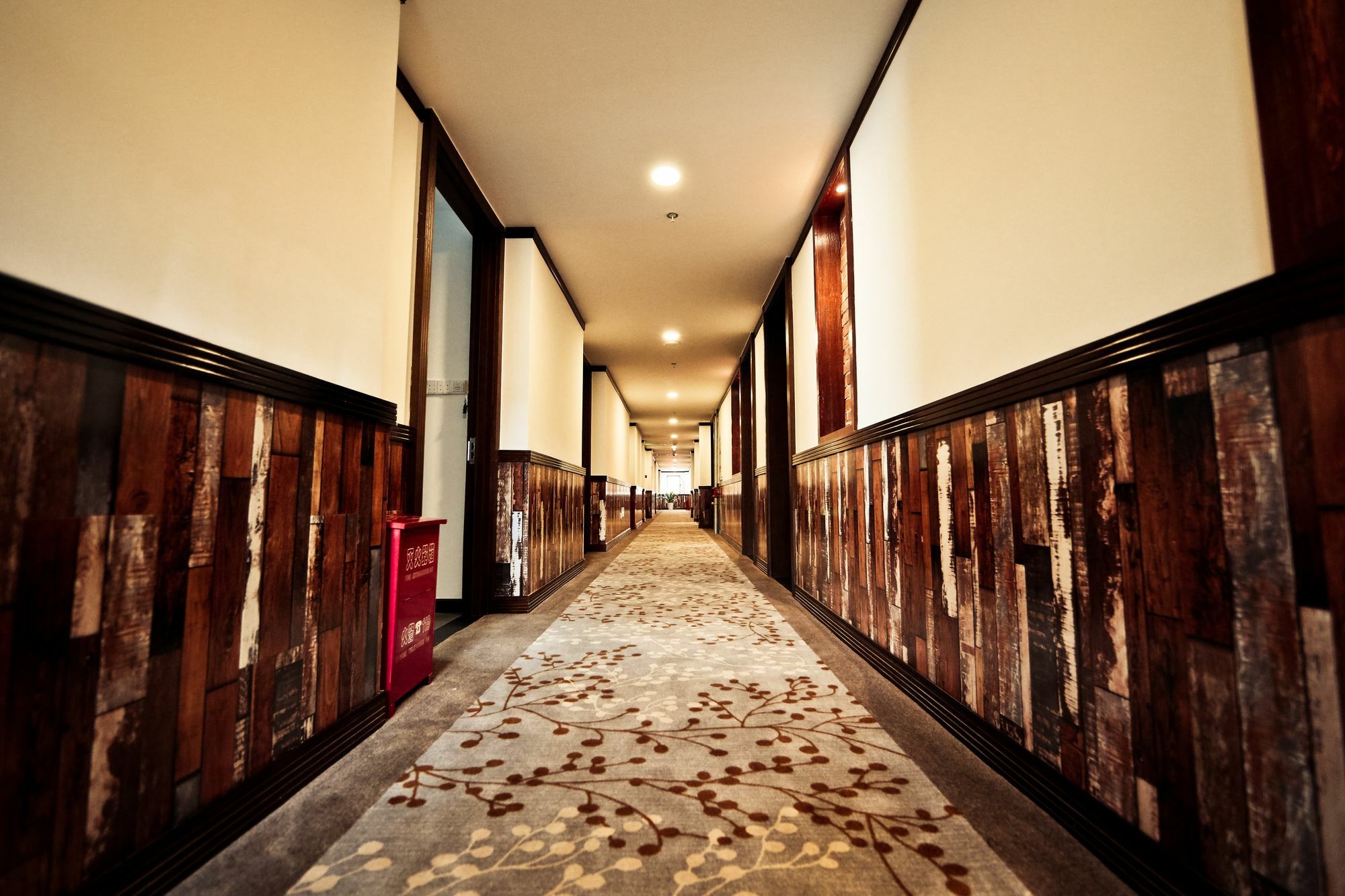 Nost Algia Hotel Near Beijing Panjiayuan Antique Market- Beijing Happy Valley, Cbd, China Zun And Sanlitun, Tian'Anmen Square, Free Ice Cream, Mineral Water, Coffee, Snacks And Laundry Service, Free Gymnastic, English Communication Well Exteriér fotografie